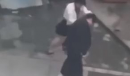 两男操一女视频,惊现两男一女私密视频事件引发社会热议